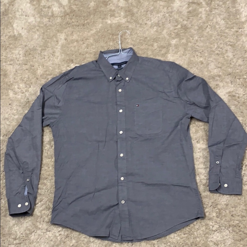 TOMMY HILFIGER BUTTON UP DRESS SHIRT
